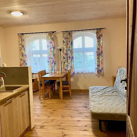 Czarna Jachta - Na Szlaku Legend - - - - - Nad Jeziorem Farma Kruklanki