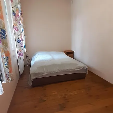 Farma Czarna Jachta - Na Szlaku Legend - - - - - Nad Jeziorem